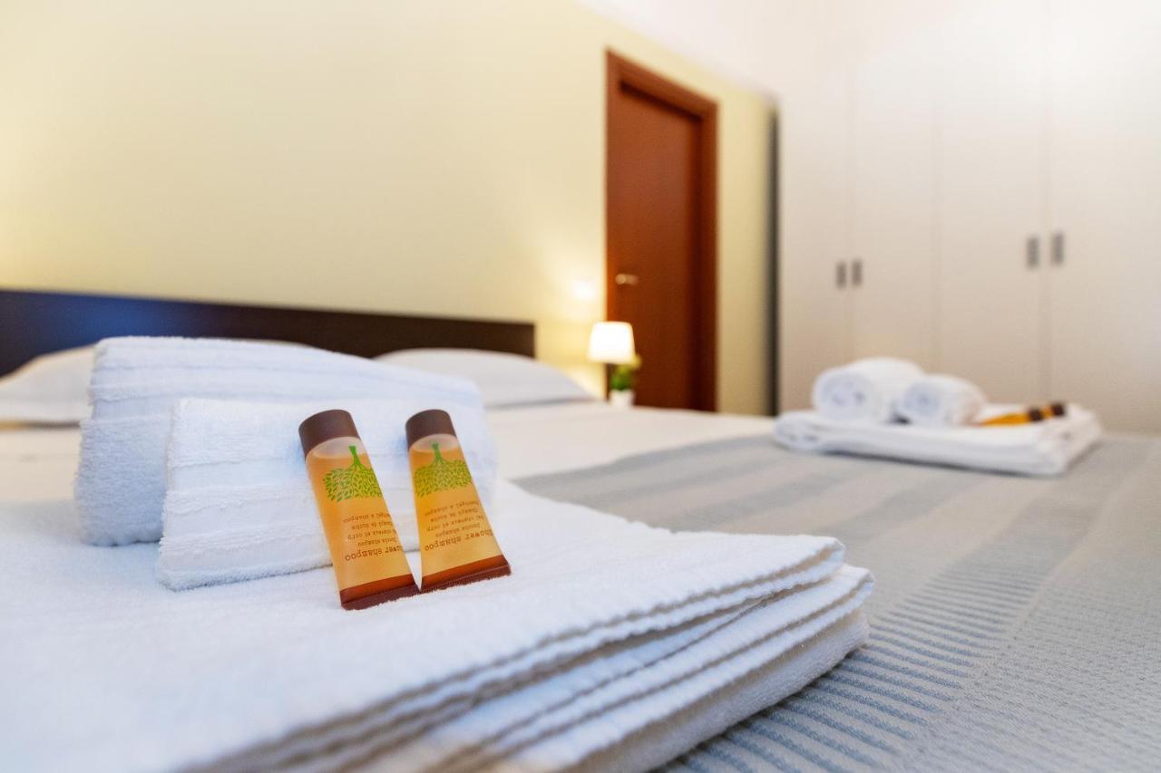 Stesicoro Exclusive Rooms คาตาเนีย ภายนอก รูปภาพ