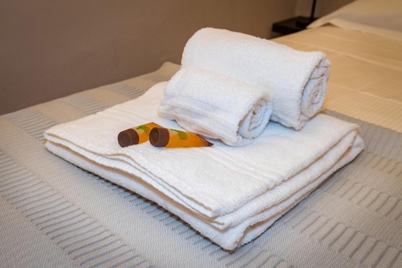 Stesicoro Exclusive Rooms คาตาเนีย ภายนอก รูปภาพ