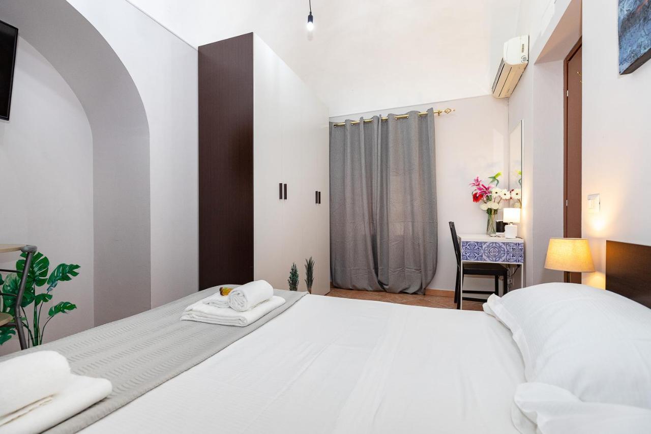 Stesicoro Exclusive Rooms คาตาเนีย ภายนอก รูปภาพ