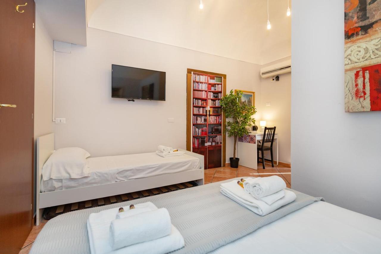 Stesicoro Exclusive Rooms คาตาเนีย ภายนอก รูปภาพ