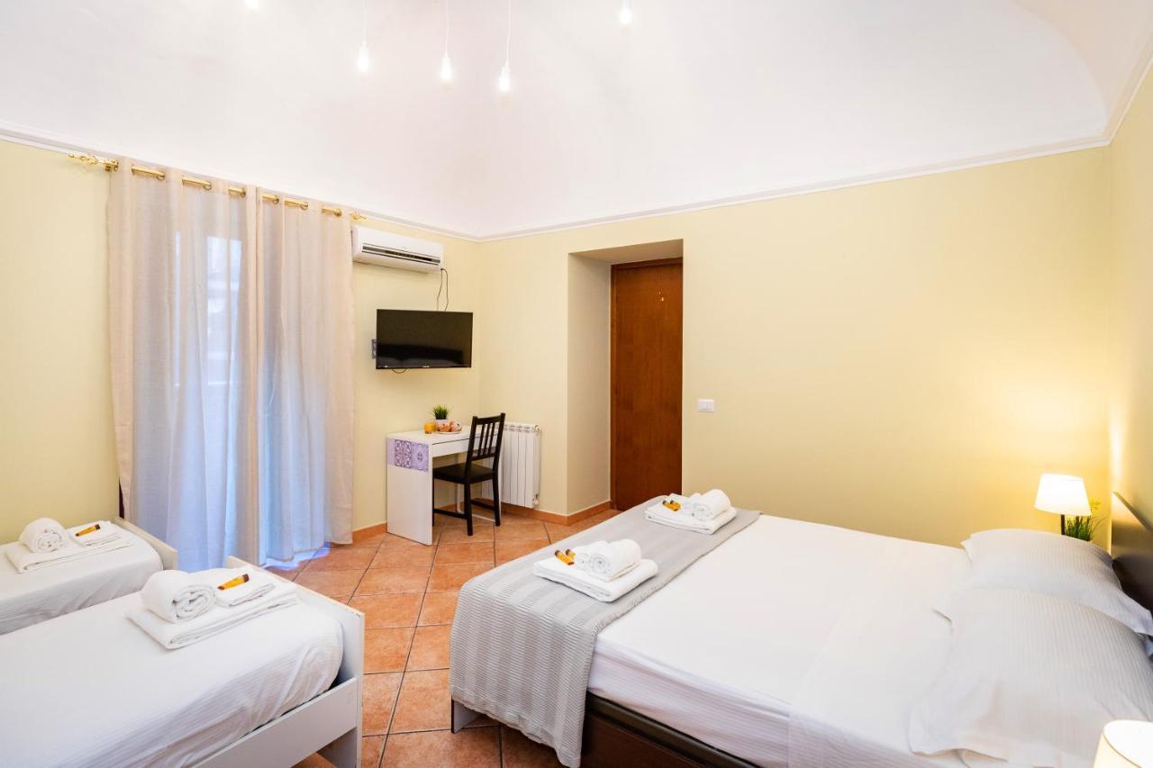Stesicoro Exclusive Rooms คาตาเนีย ภายนอก รูปภาพ