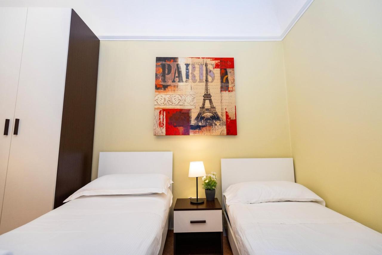 Stesicoro Exclusive Rooms คาตาเนีย ภายนอก รูปภาพ