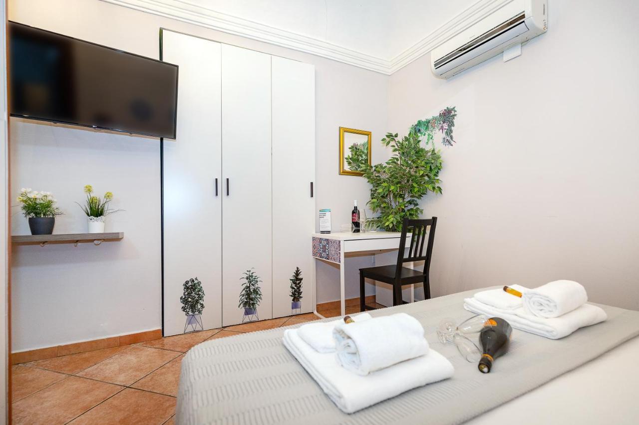 Stesicoro Exclusive Rooms คาตาเนีย ภายนอก รูปภาพ
