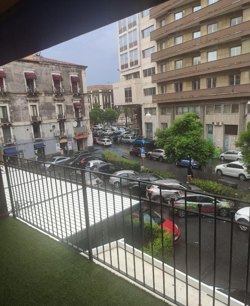 Stesicoro Exclusive Rooms คาตาเนีย ภายนอก รูปภาพ