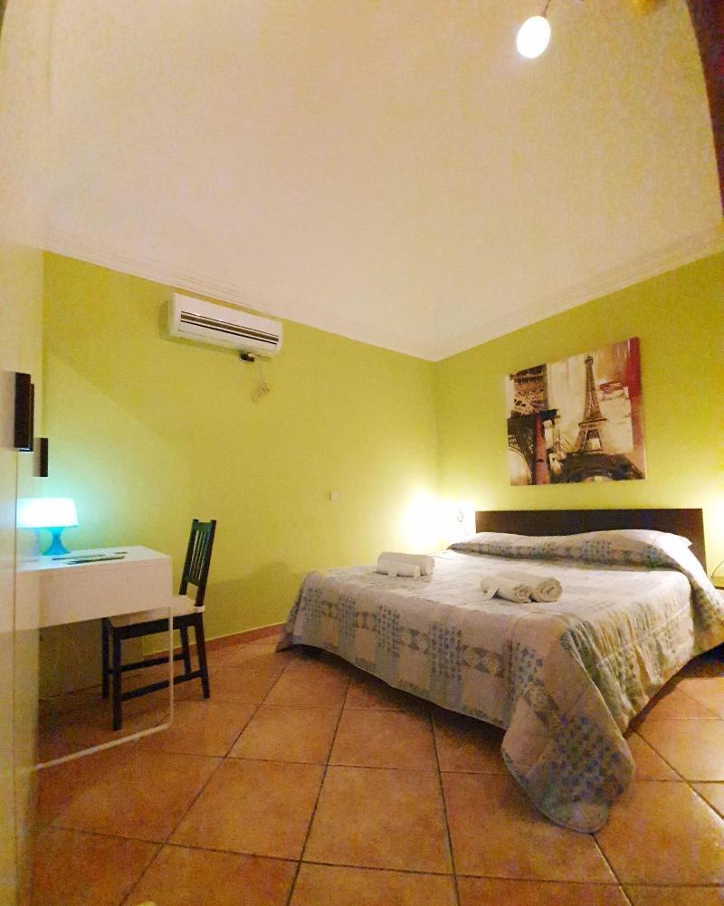 Stesicoro Exclusive Rooms คาตาเนีย ภายนอก รูปภาพ
